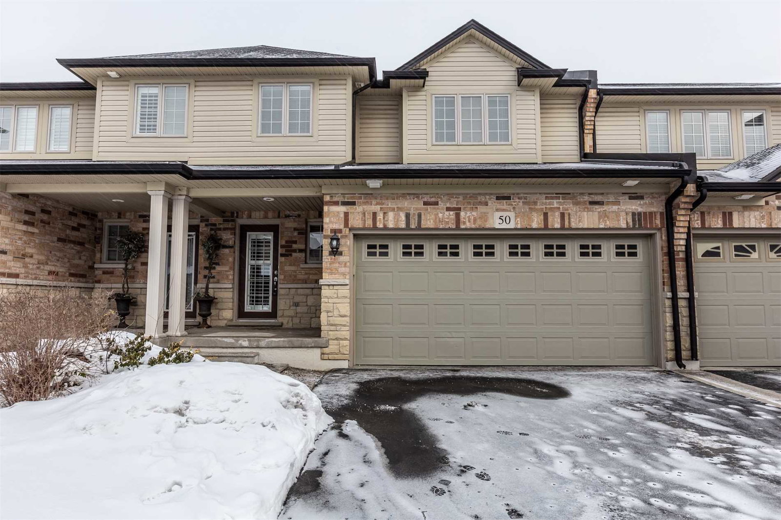 Encore 441 Stongehenge Townhomes exterior