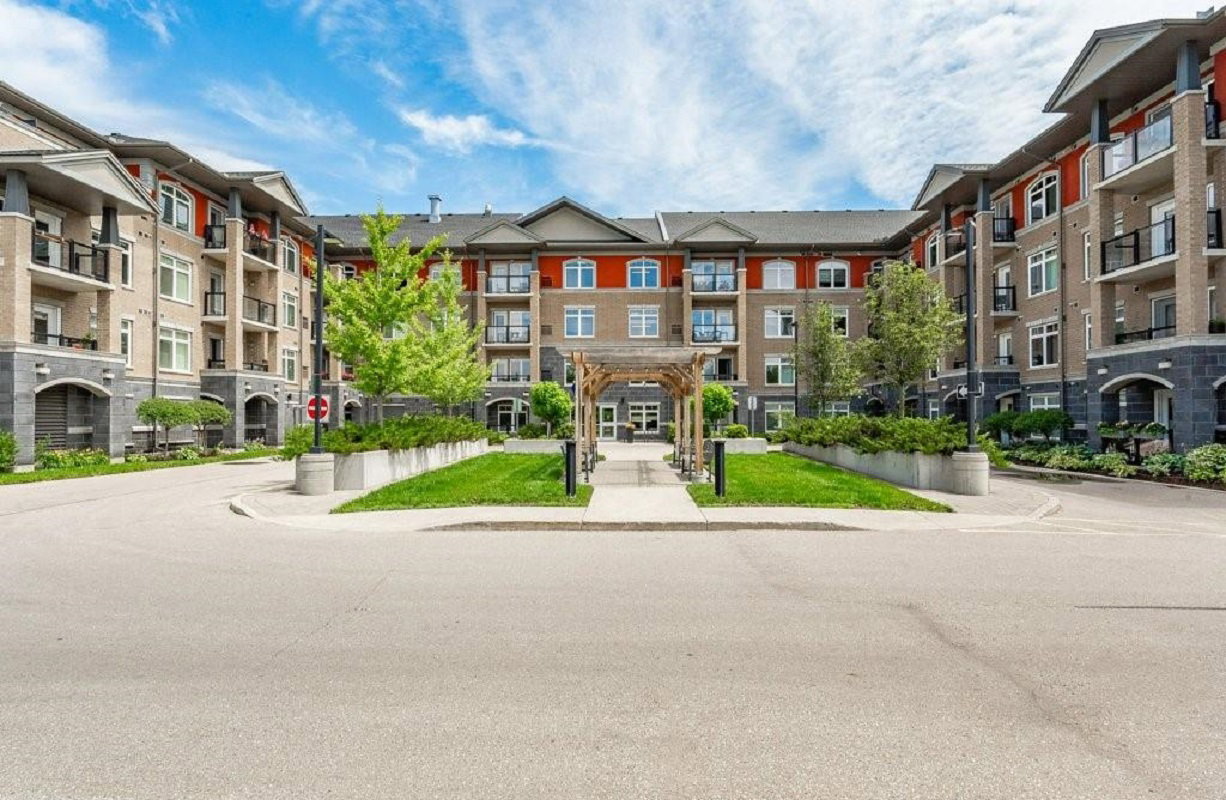 V2 Condos condo