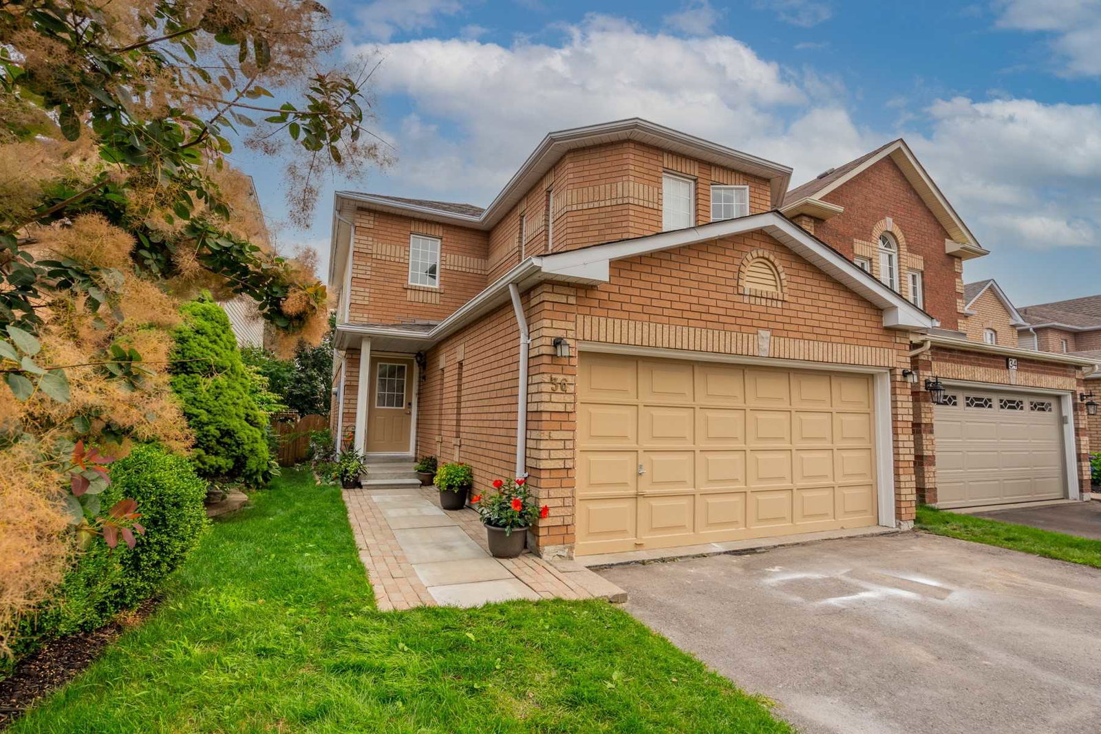 36 Steele Crescent exterior
