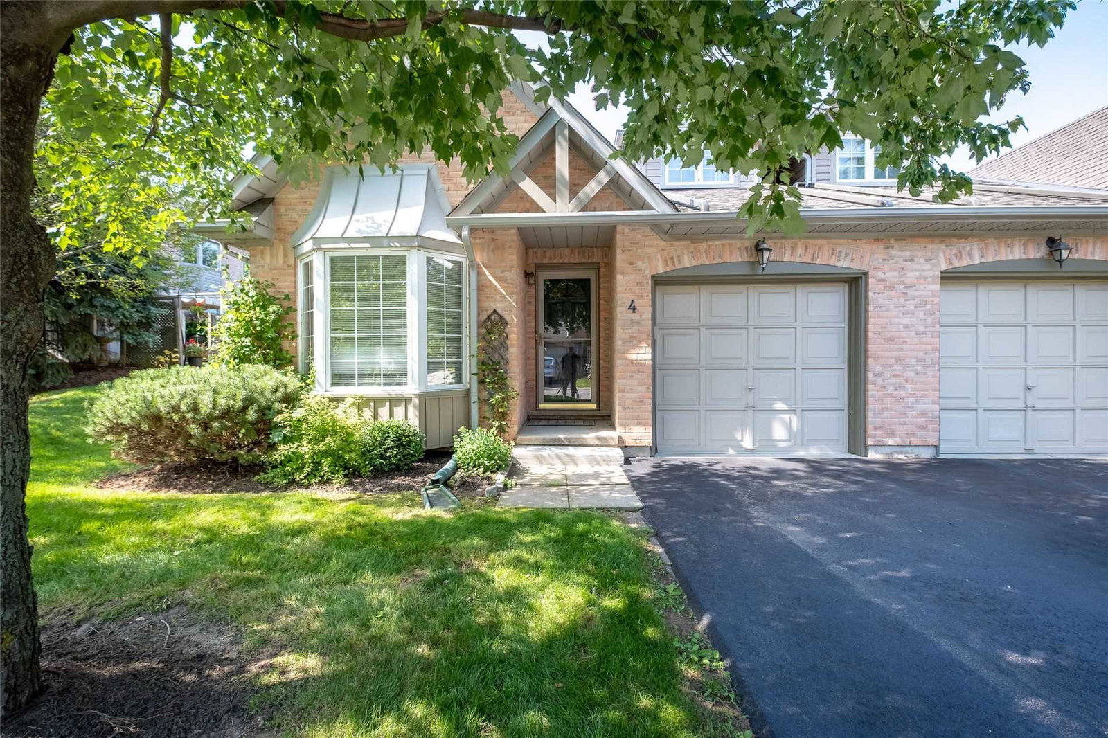 320 Hamilton Drive Townhomes exterior