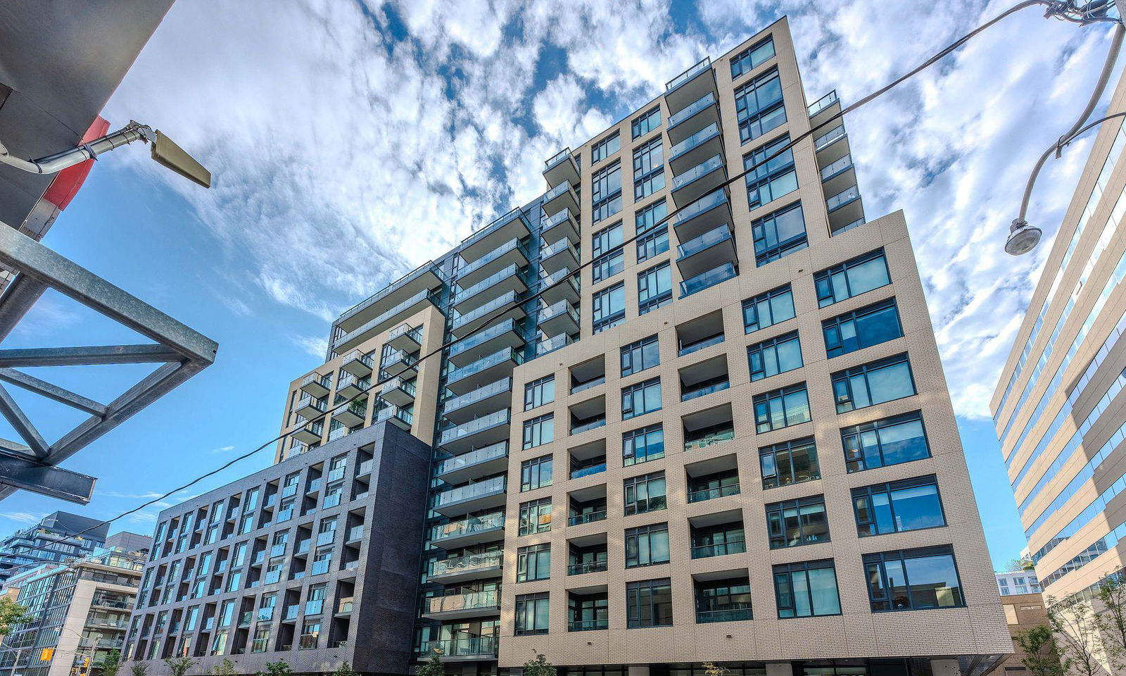 543 Richmond exterior