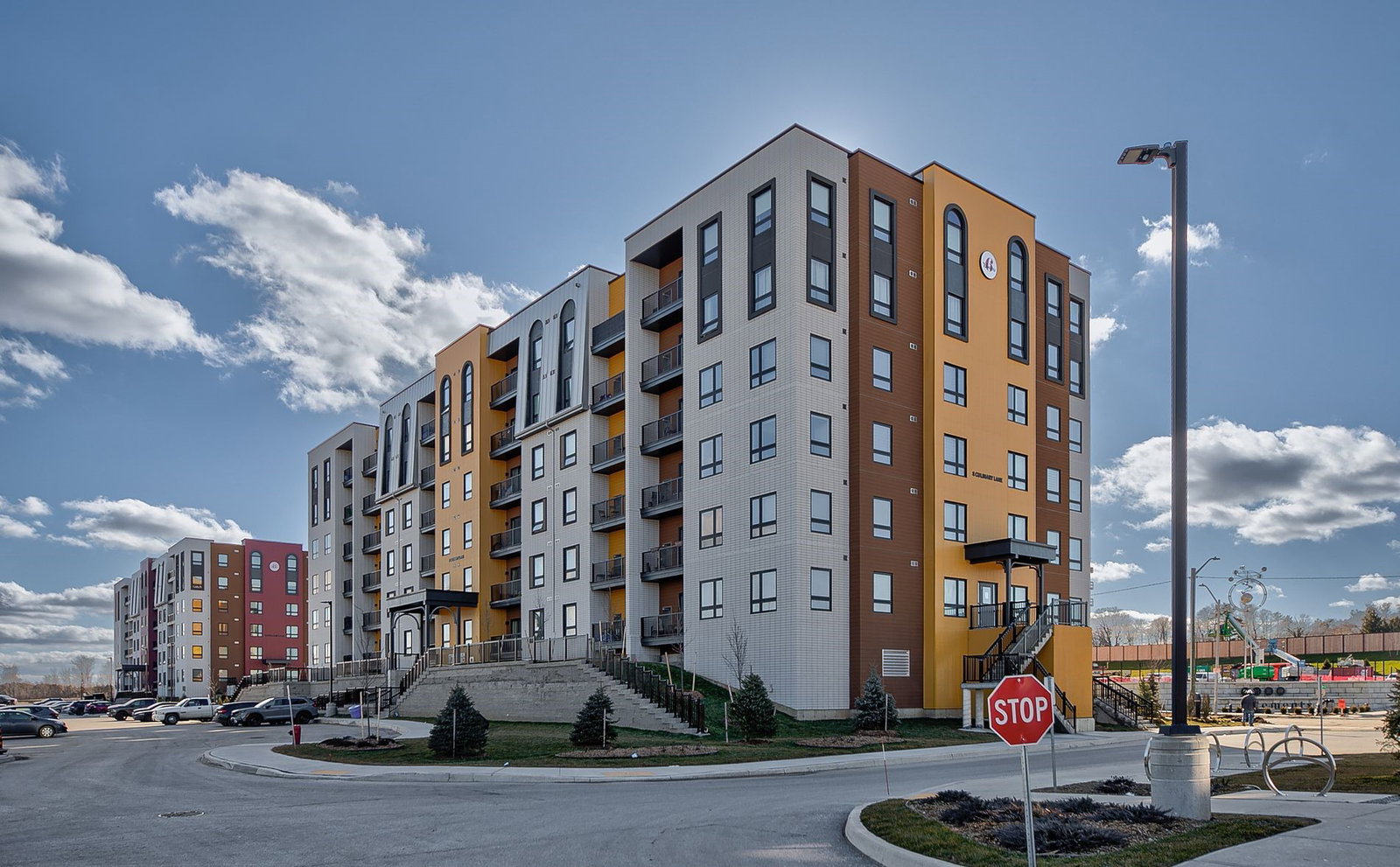 Bistro 6 Condos Turmeric exterior
