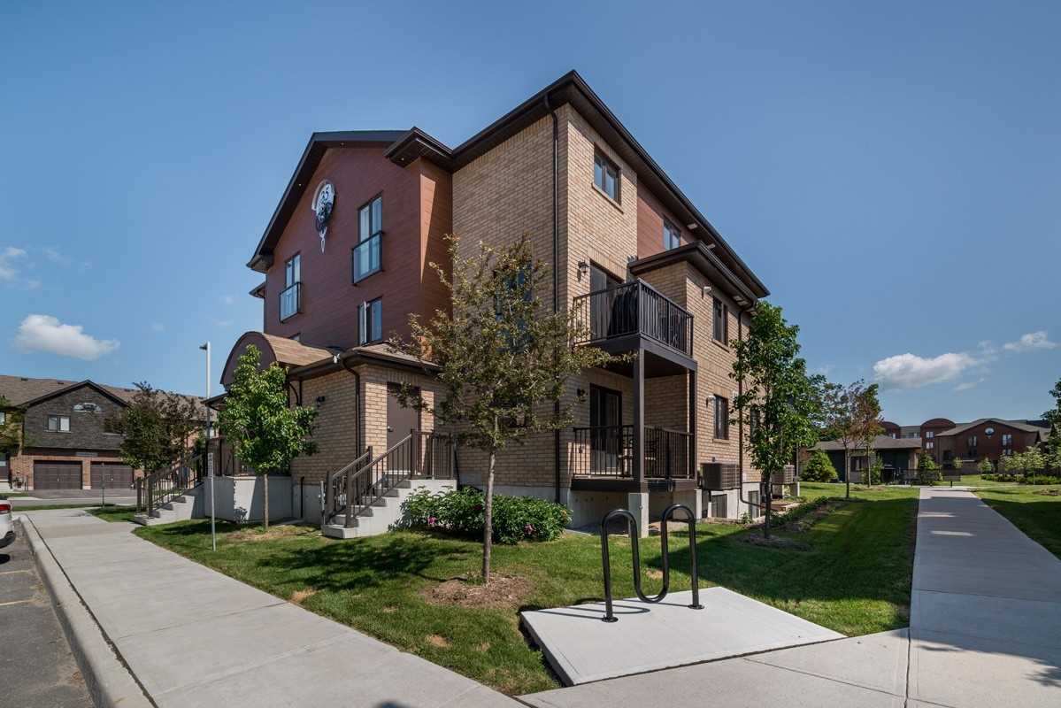 35 Madelaine Drive exterior