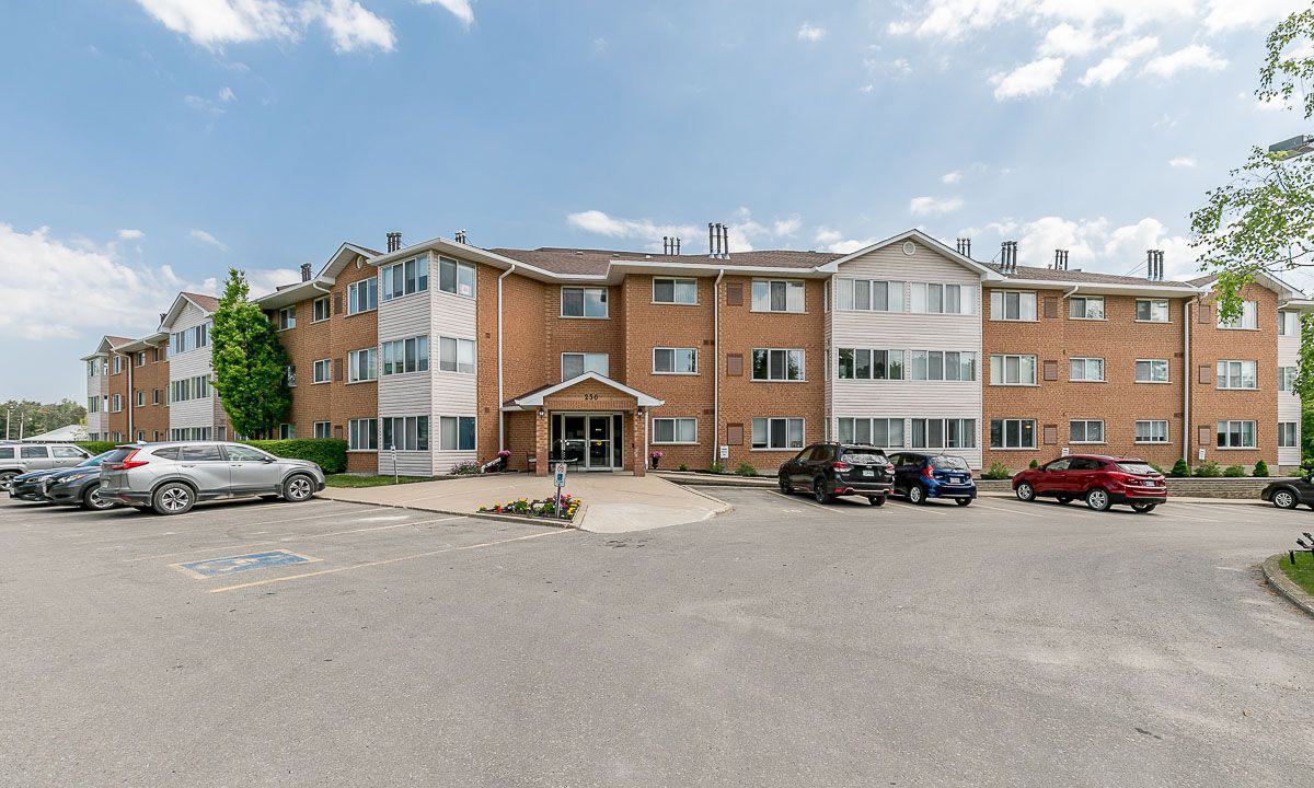 Dufferin Condominium Corp No 14 exterior