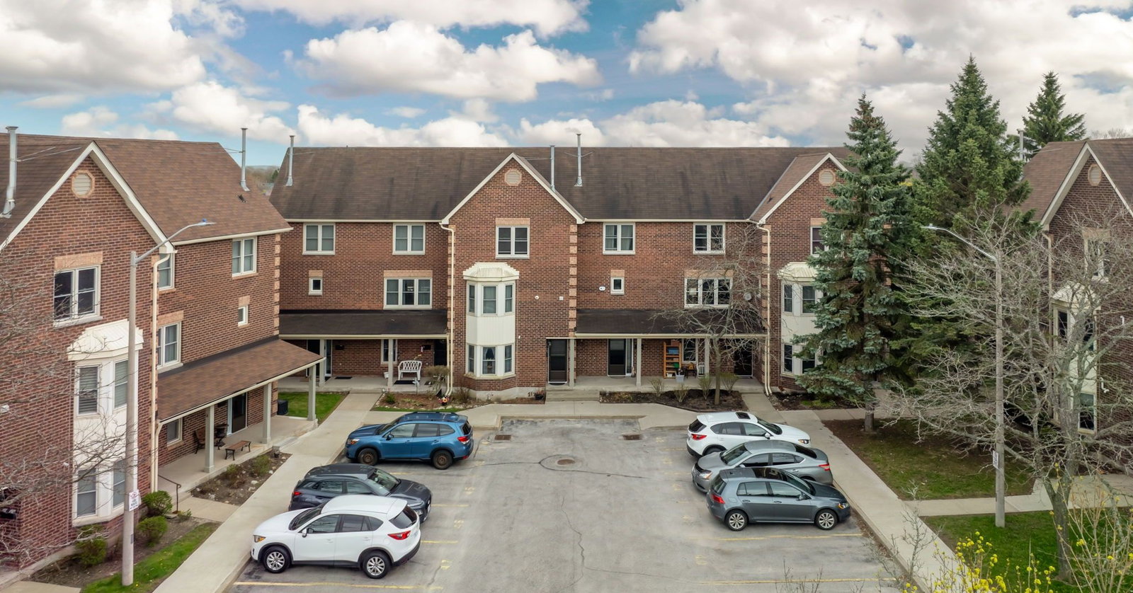 Deercreek Condos exterior