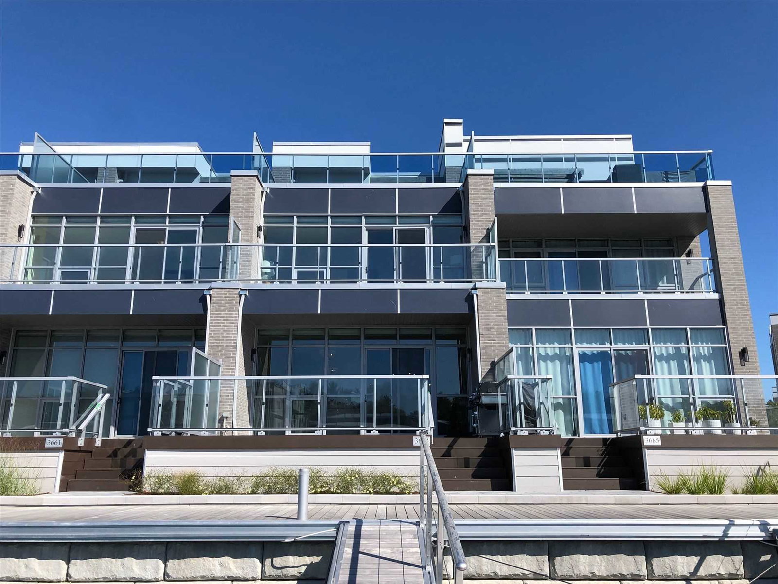 Friday Harbour - Ferretti Towns condo