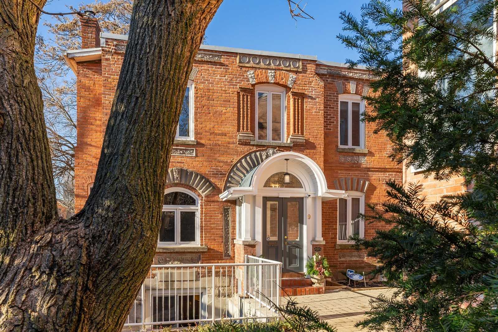 Owl House Lane Townhomes exterior