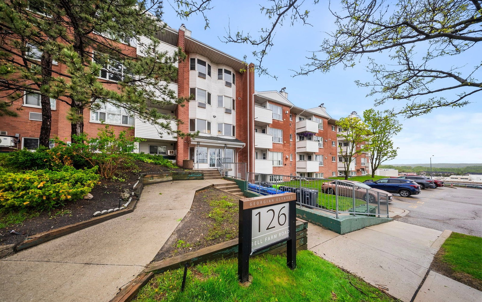 Georgian Estates Condos exterior