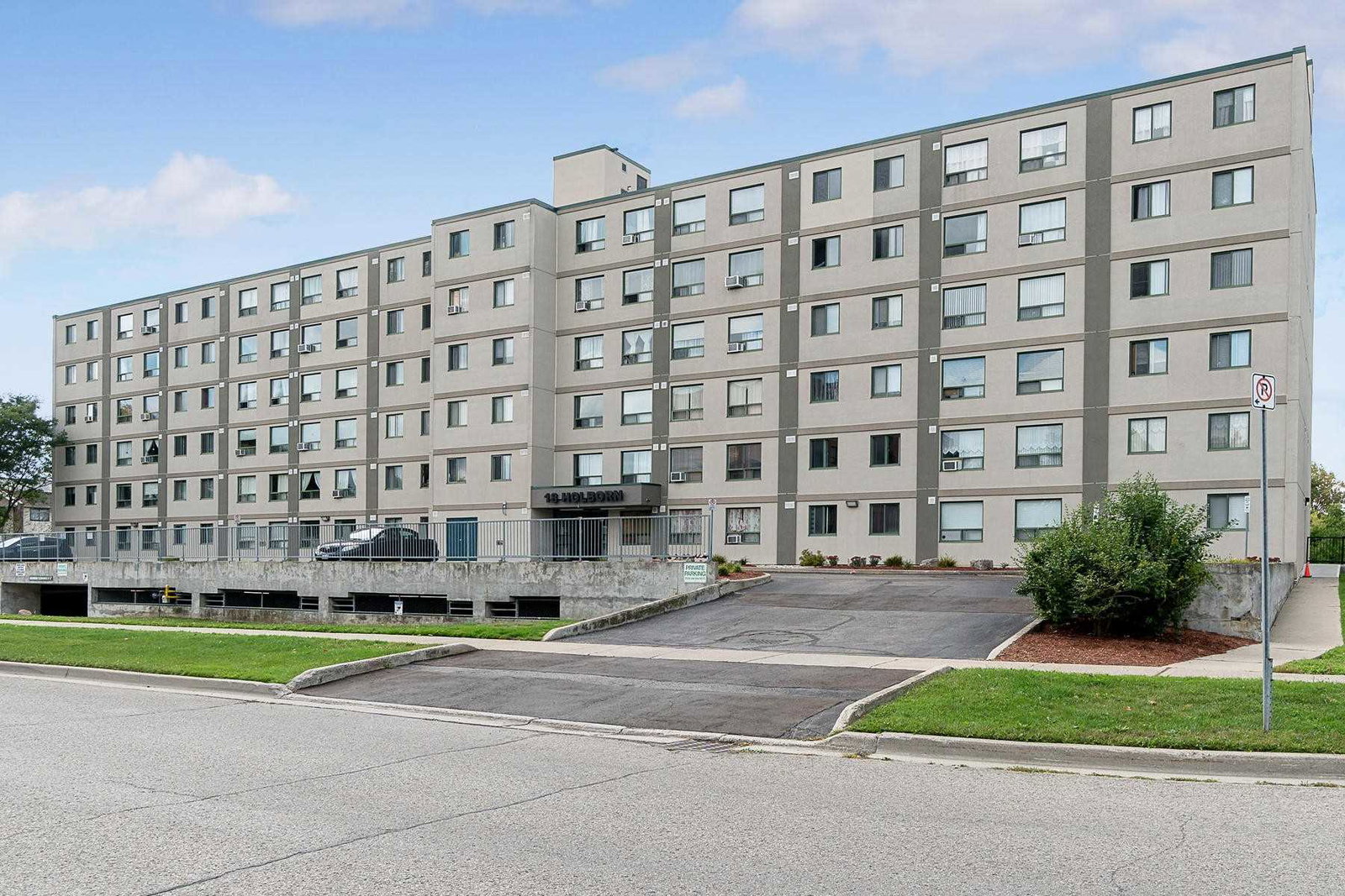 Stanley Park Plaza exterior