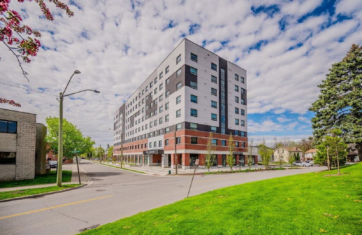 One Wellington Condos exterior