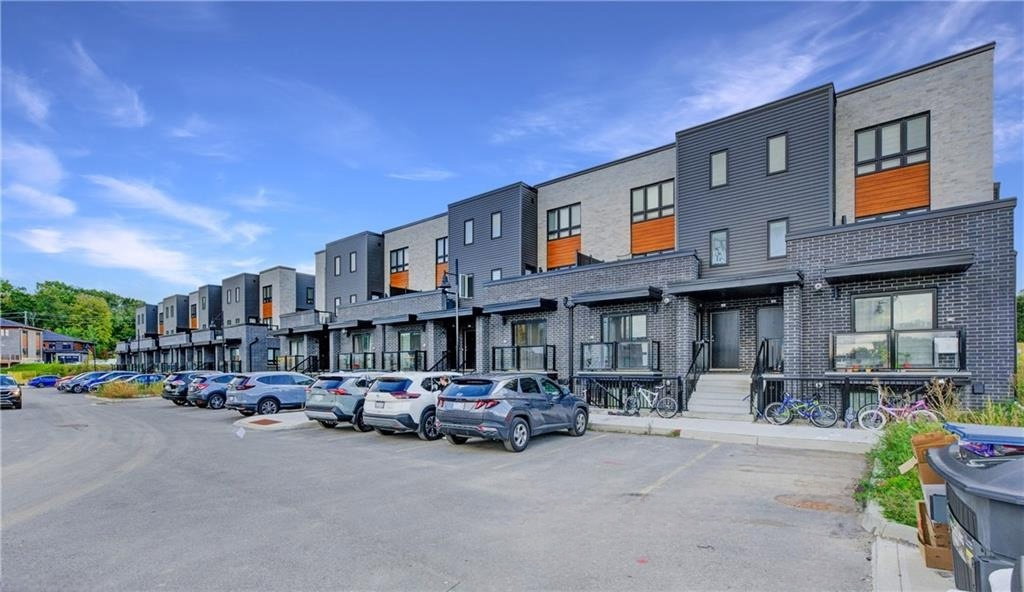 Doon's Crossing exterior