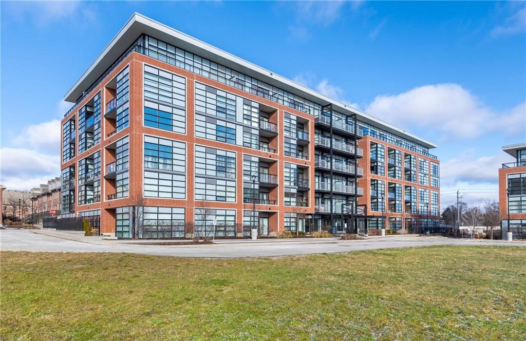 Victoria Common Condos exterior