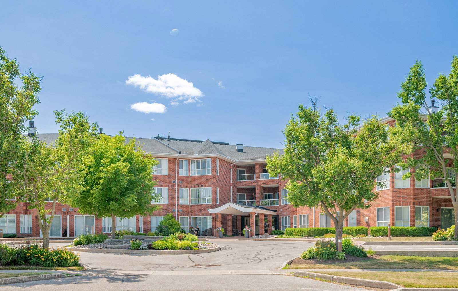 3 Heritage Way exterior