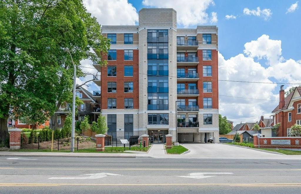 Barra on Queen condo