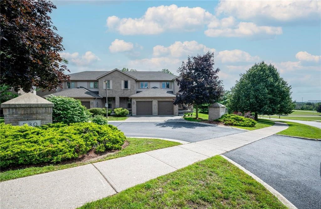 Laurentian Village condo