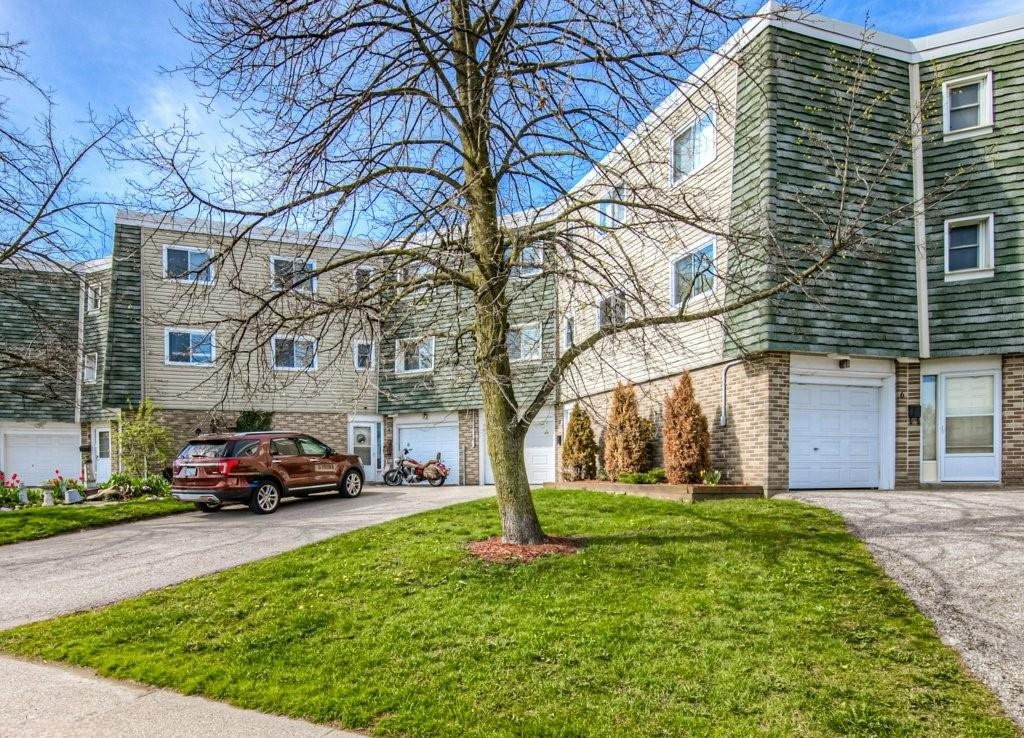 60 Elmsdale Drive exterior