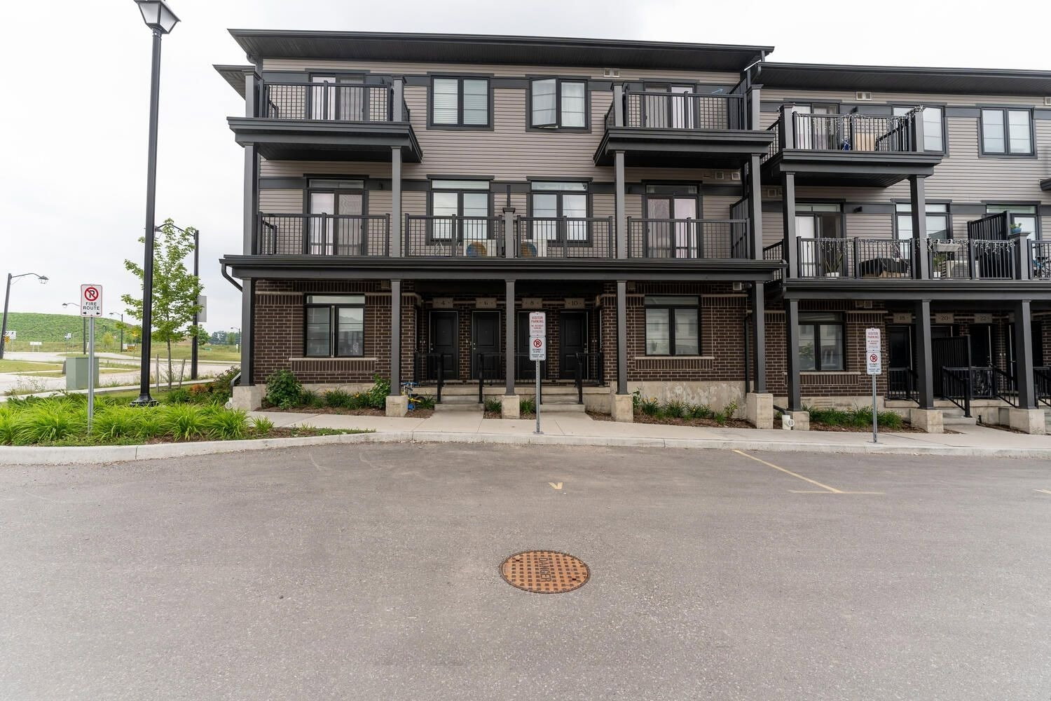 Wallaceton condo