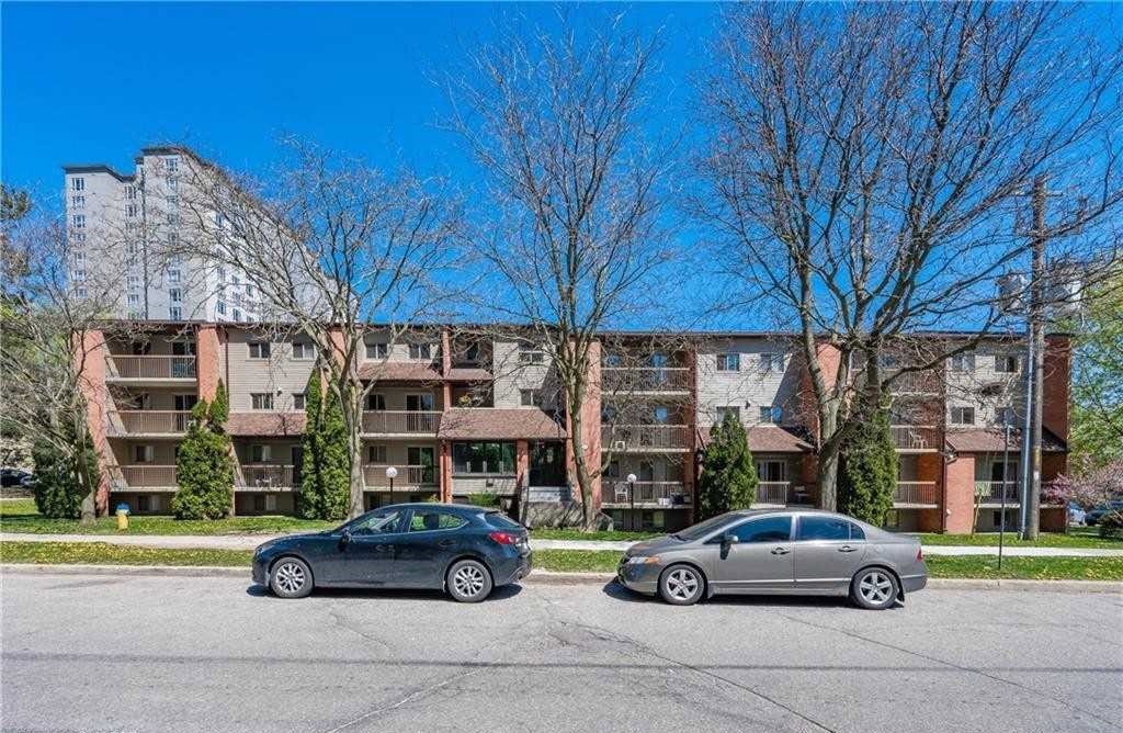 30 Hickory Condominiums exterior