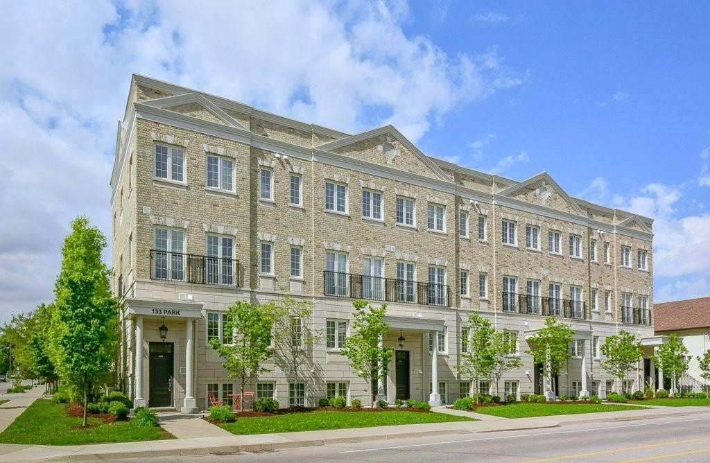 Park Street Condominiums exterior