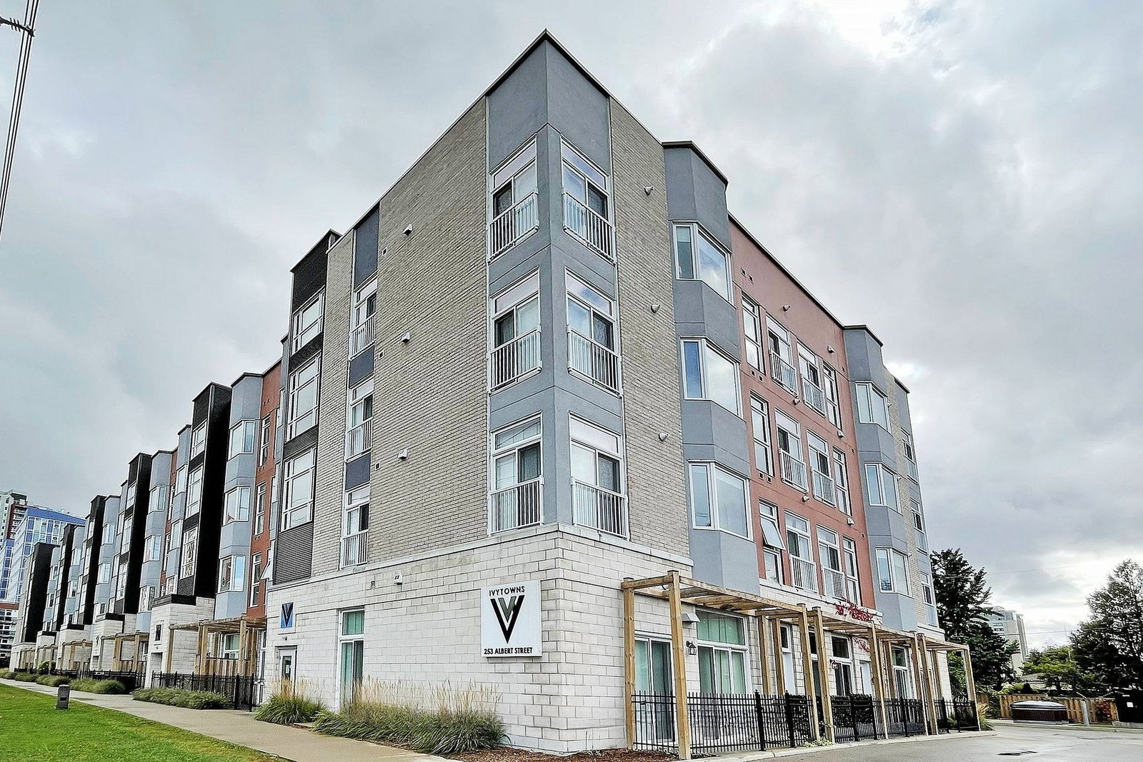 Ivy Towns exterior