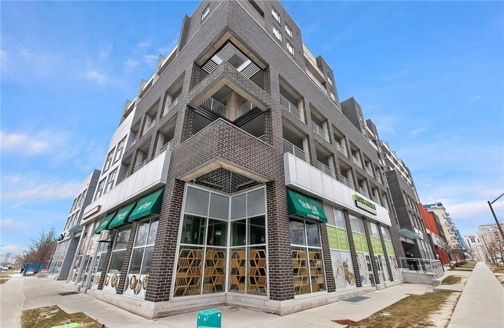 Sage V exterior