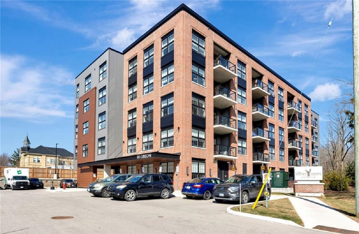 Piper's Grove Condominiums condo