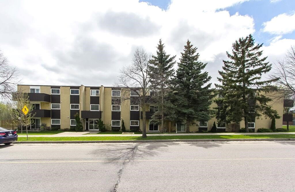 75 Hazelglen Condos condo