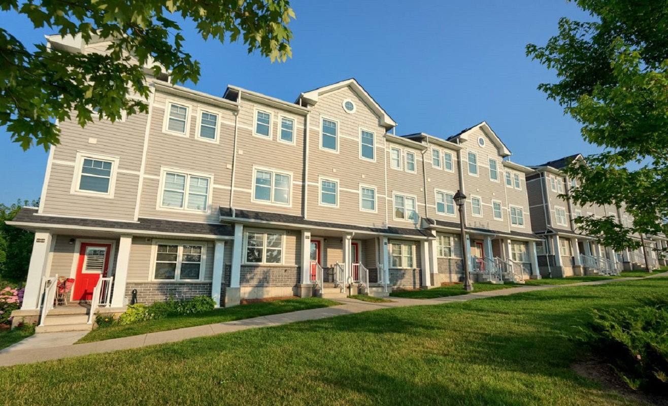 1971 Ottawa Street South exterior