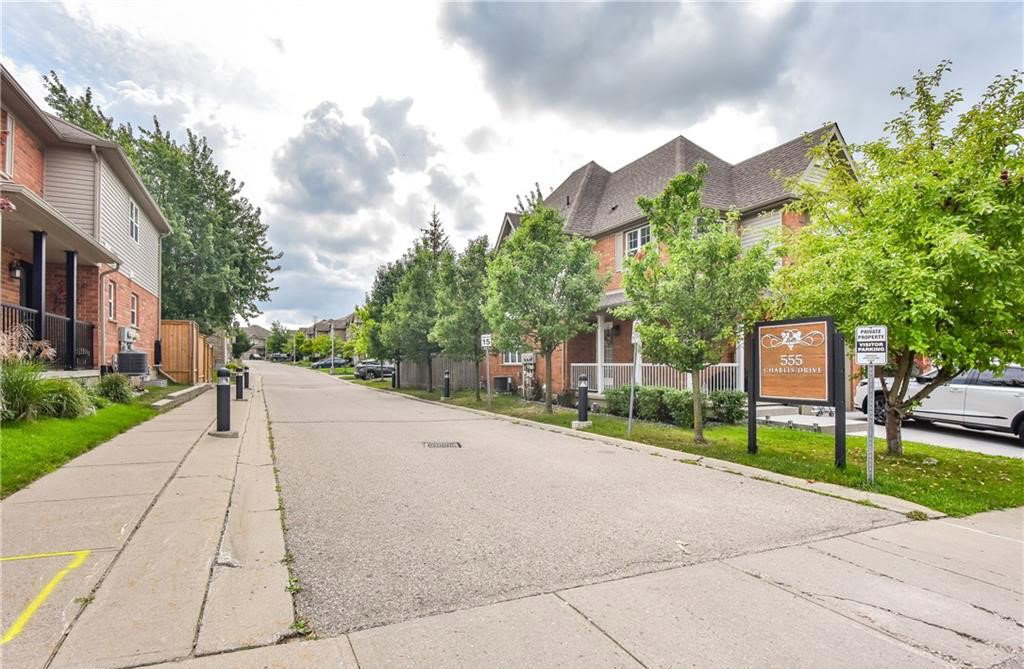 555 Chablis Townhomes exterior