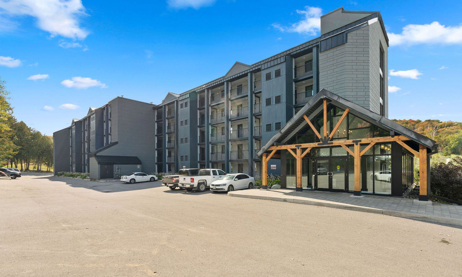 80 Horseshoe Boulevard condo