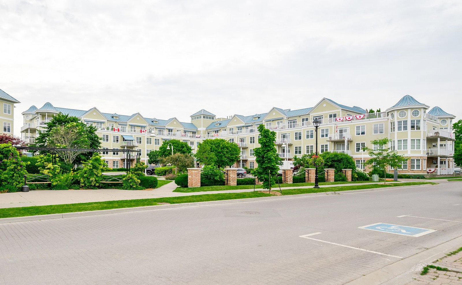 Harbour Walk condo
