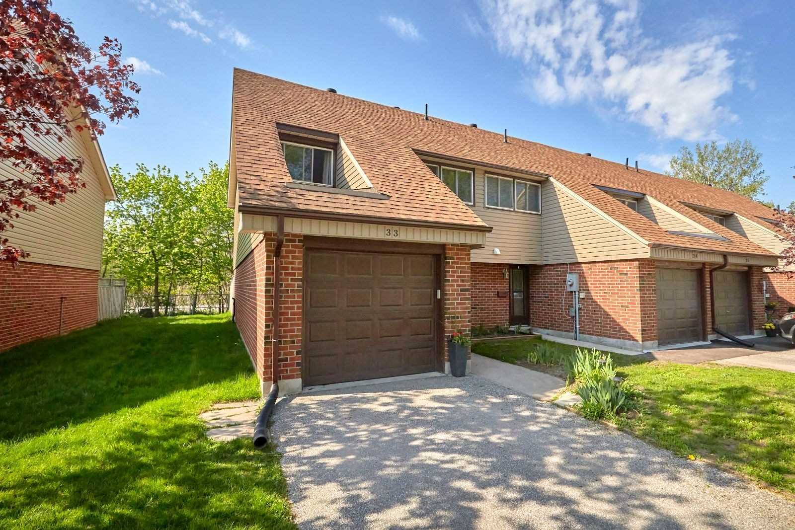 Barrie Road Condos exterior