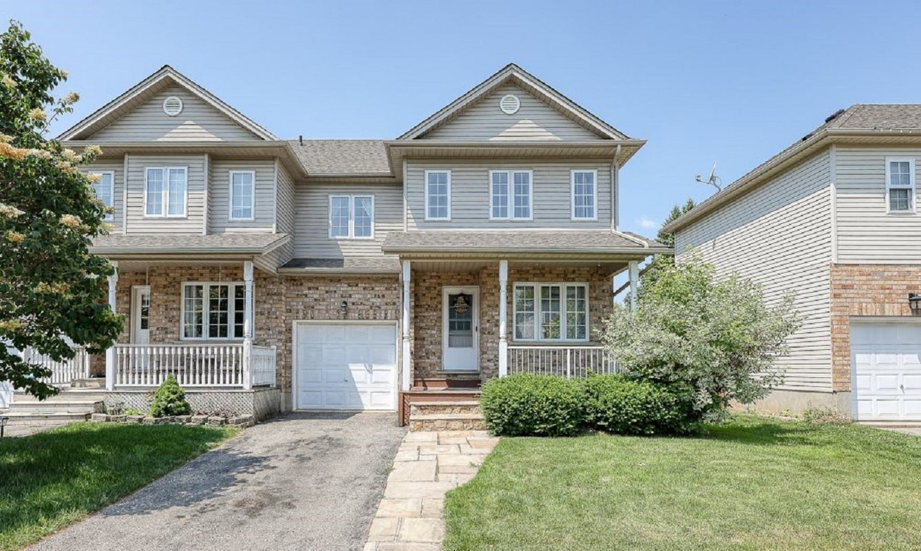 Coachman's Lane condo