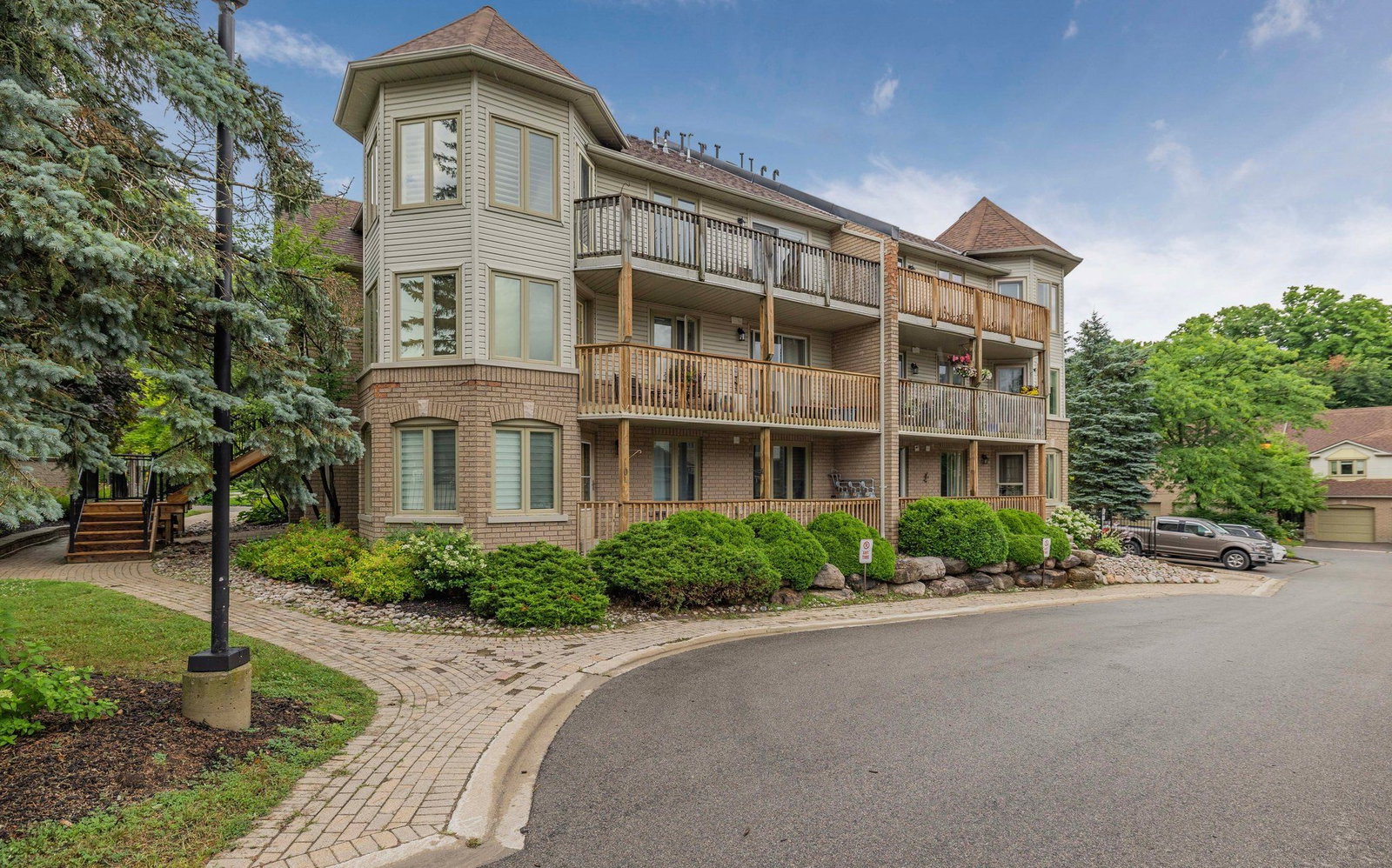 Lakeridge condo