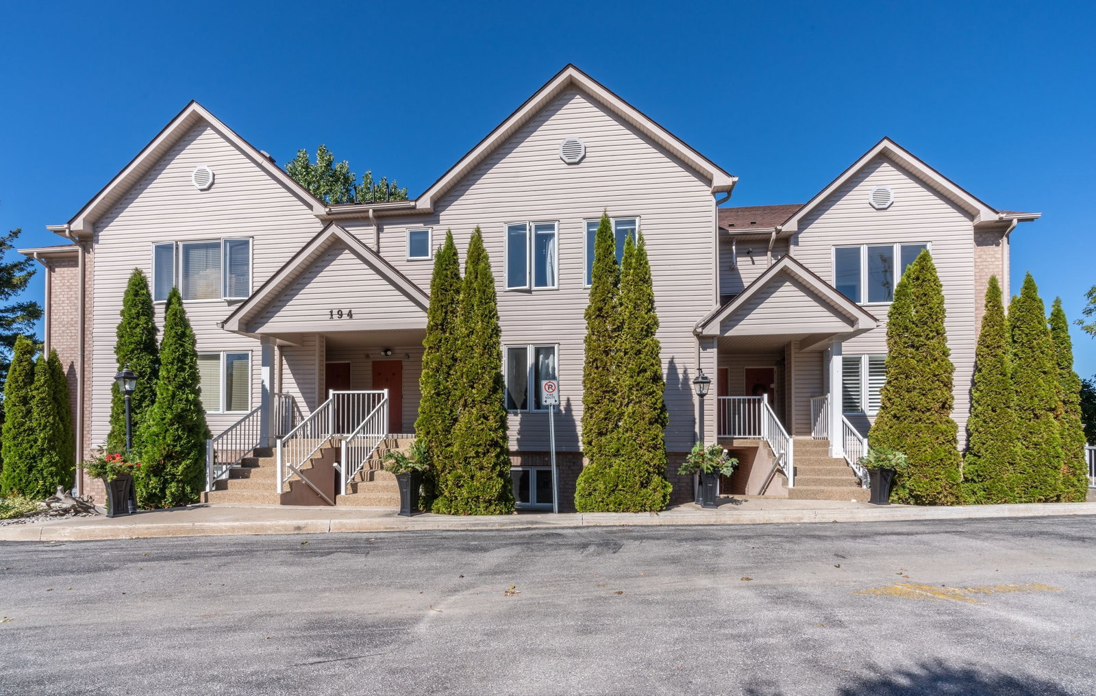 River Road East Condos exterior