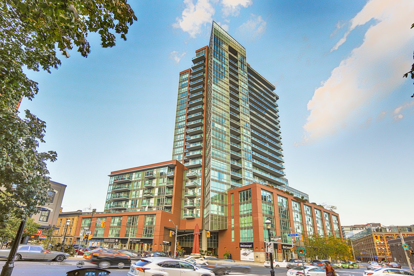 Vu North Tower condo
