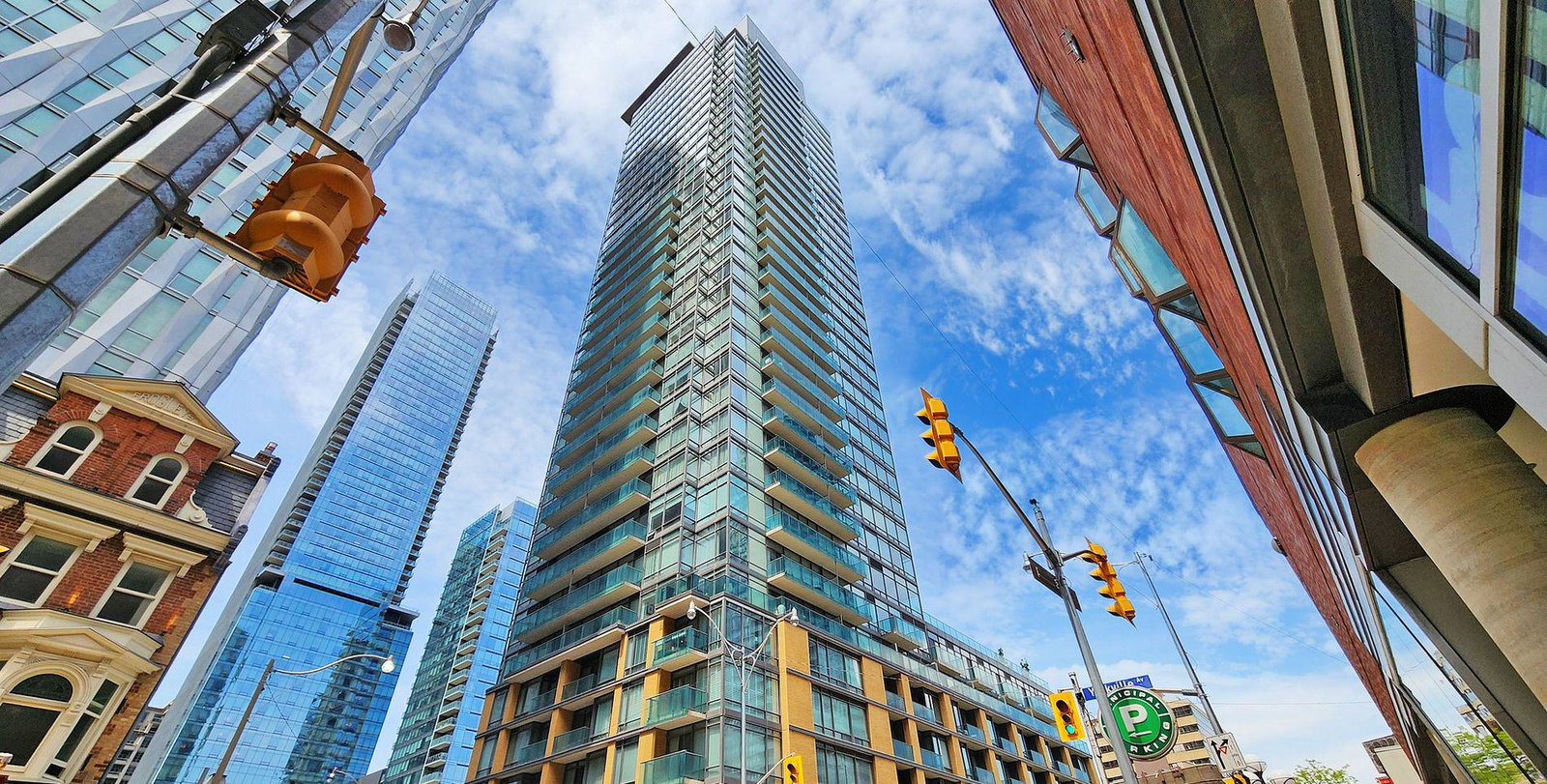 18 Yorkville condo