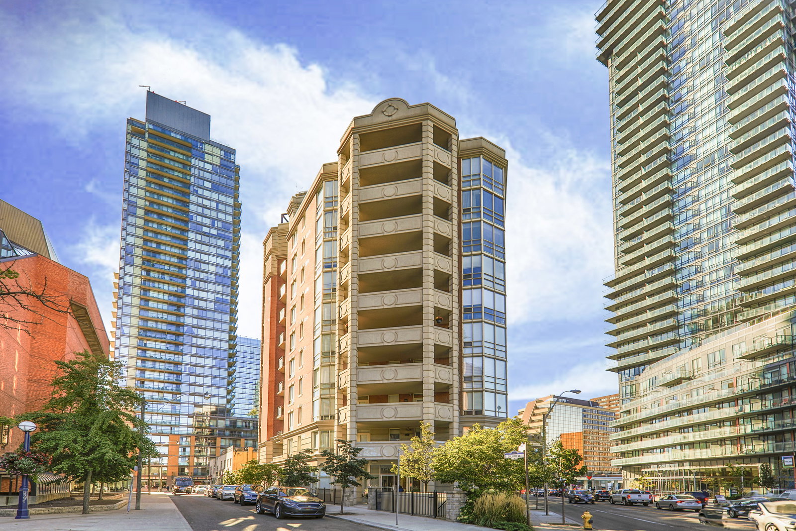 Twenty Collier exterior