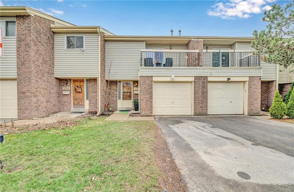 700 Osgoode Drive condo