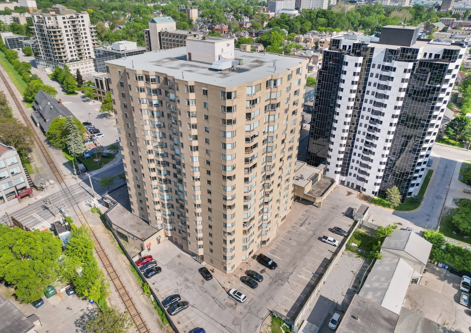 695 Richmond Street exterior