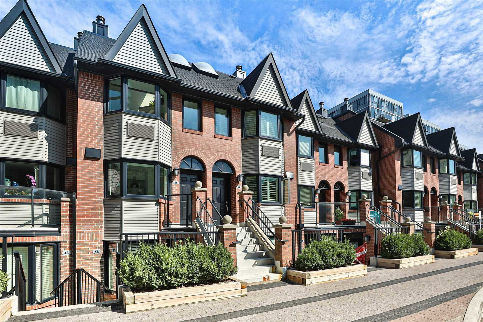The Summit Complex Townhomes condo