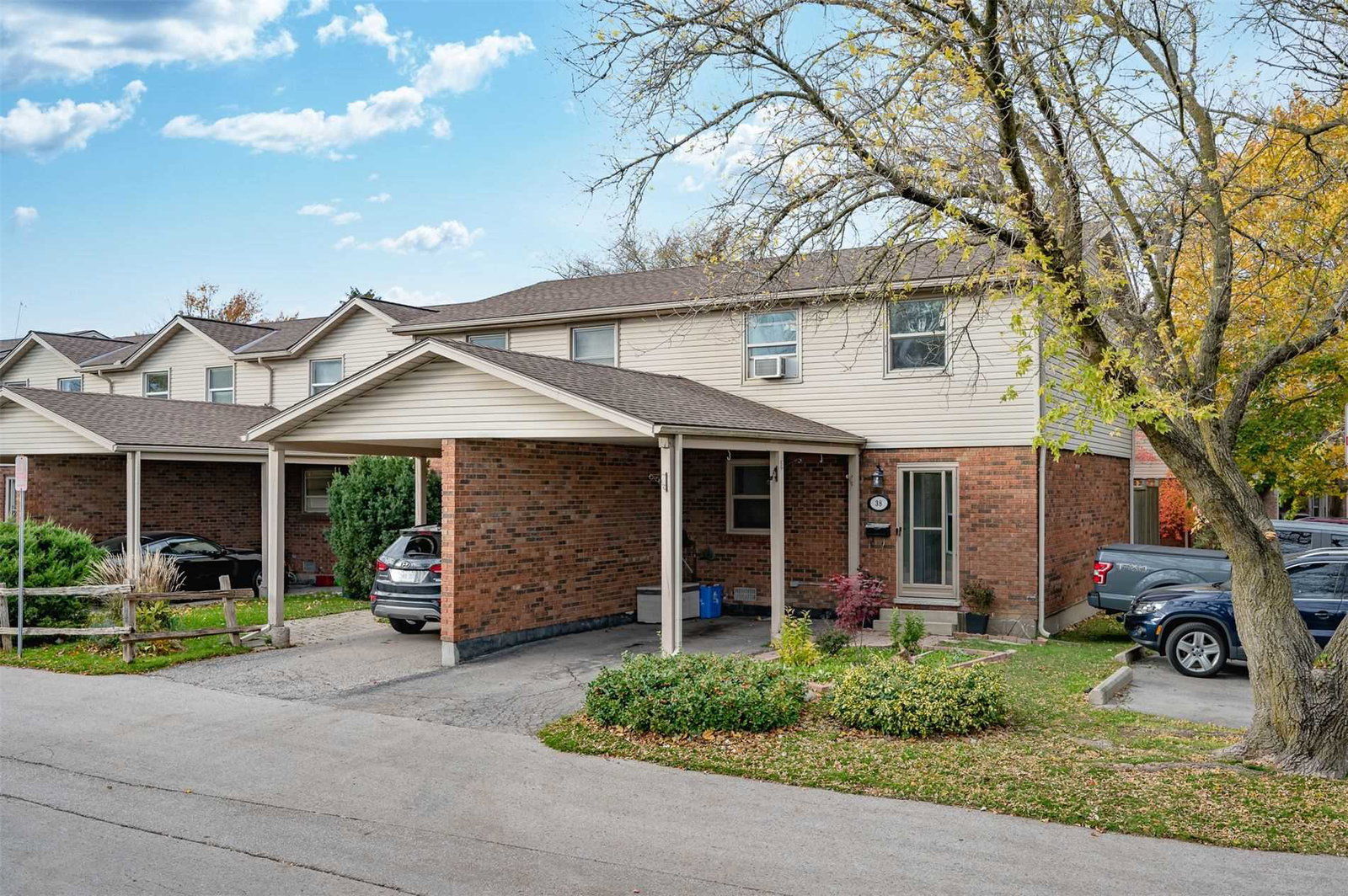 1330 Jalna Boulevard exterior