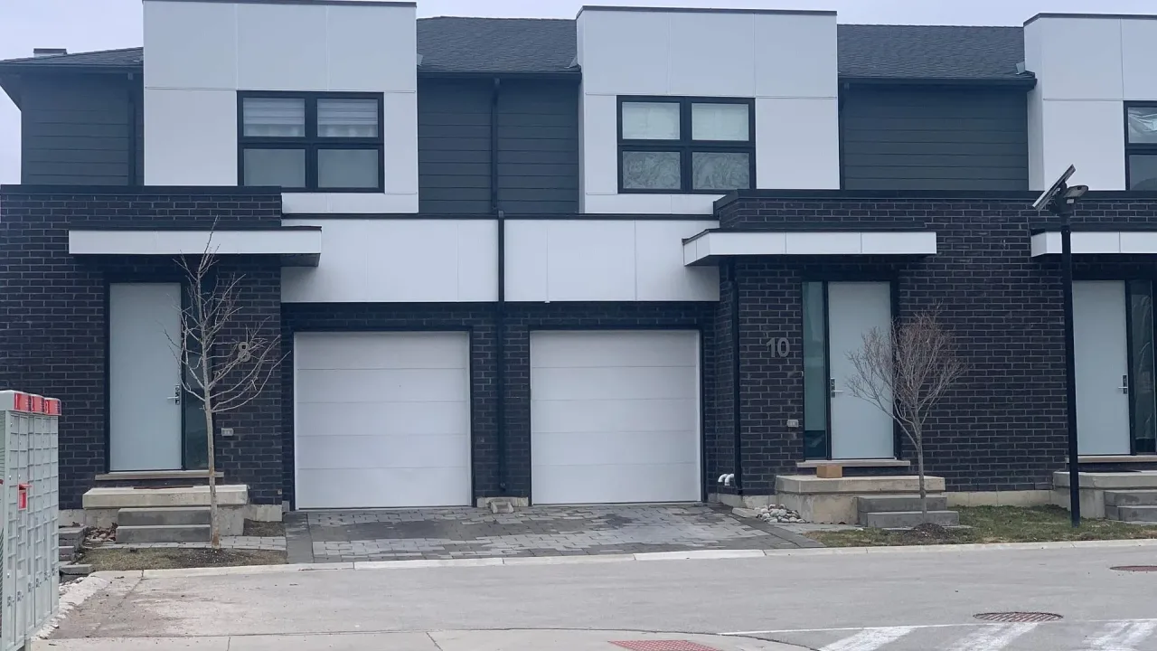 499 Sophia Crescent exterior