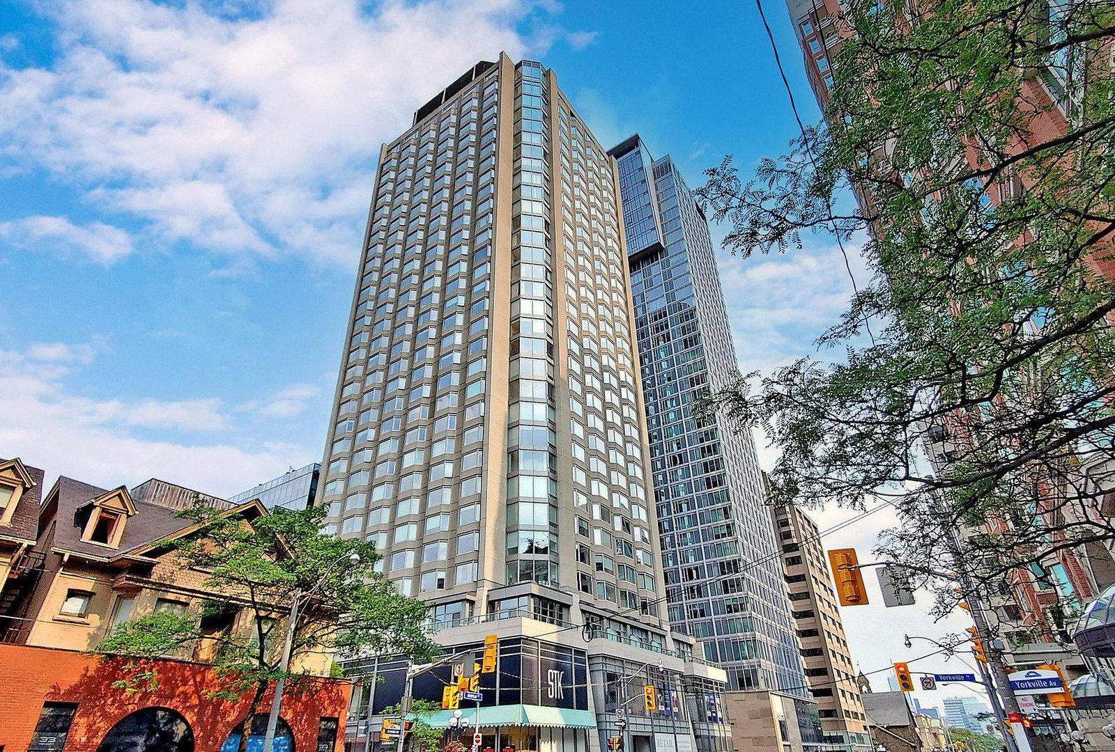 Residences of Yorkville Plaza exterior
