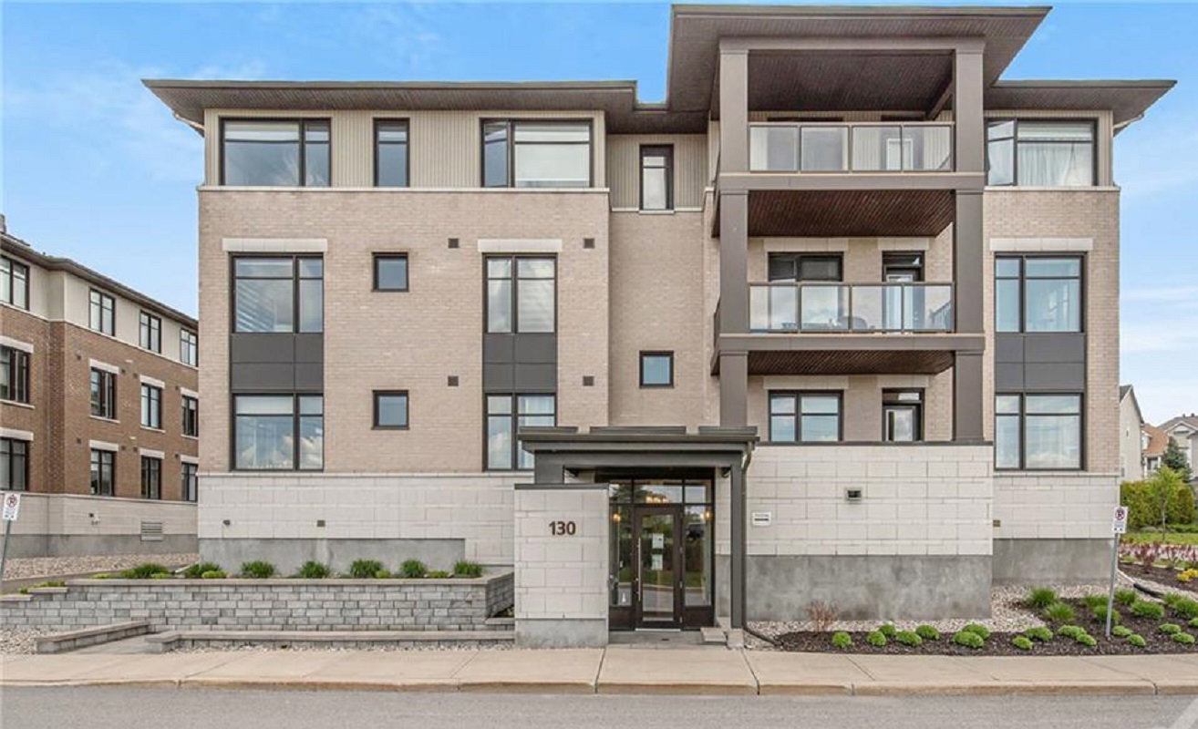 Foxwood in Kanata exterior