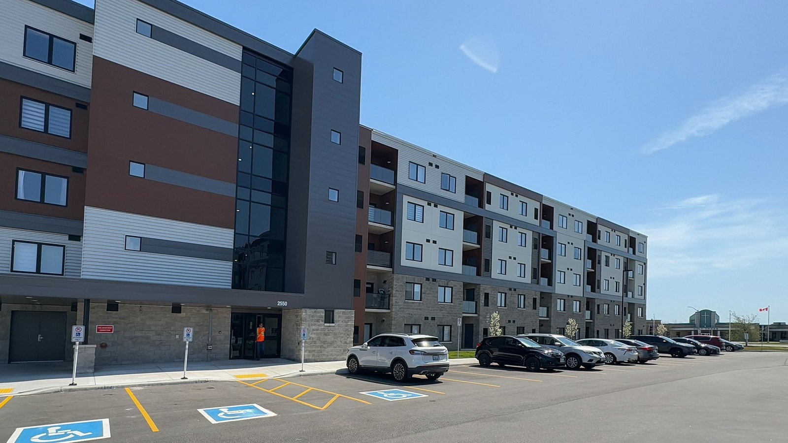 The Crossings at Heritage condo building exterior