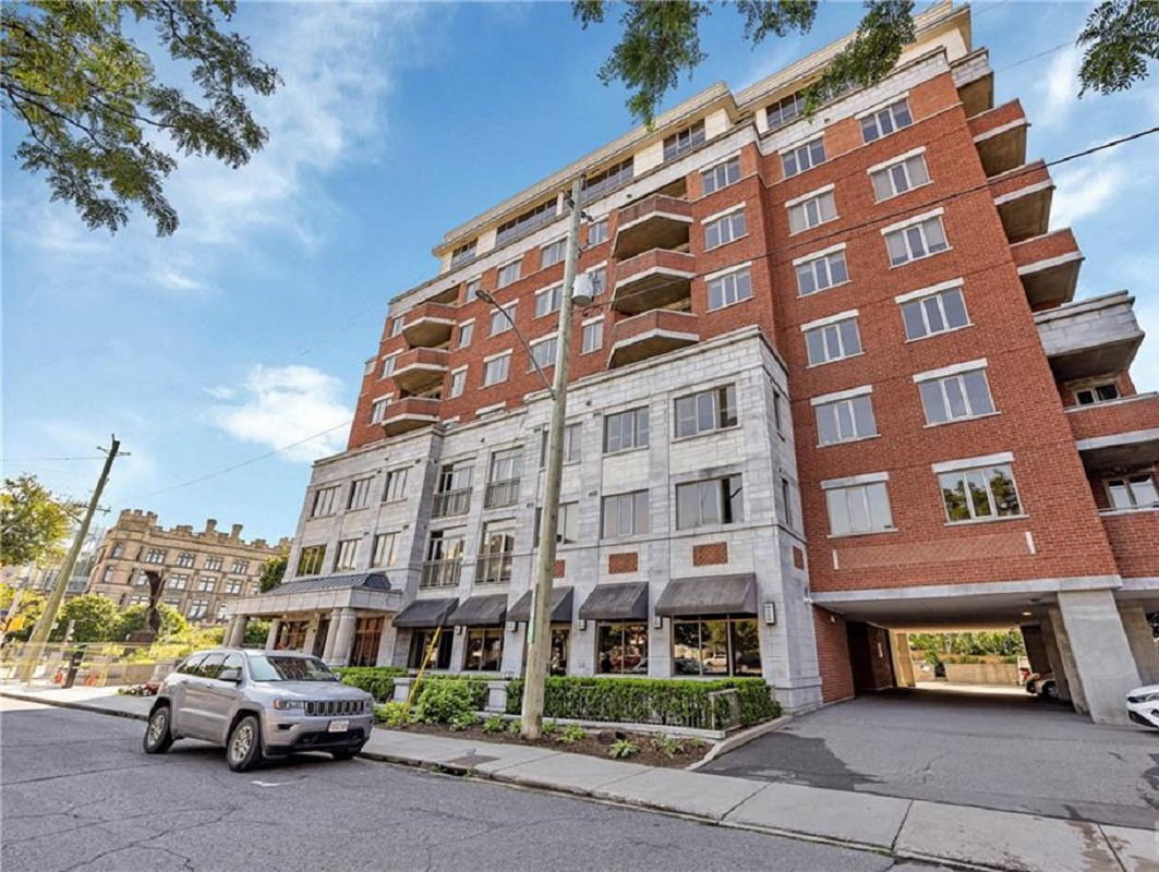 Opus condo