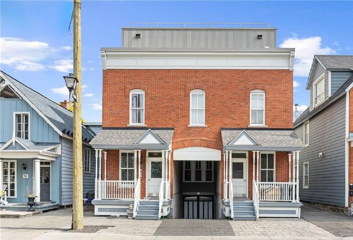 Bolton Carriage Homes condo