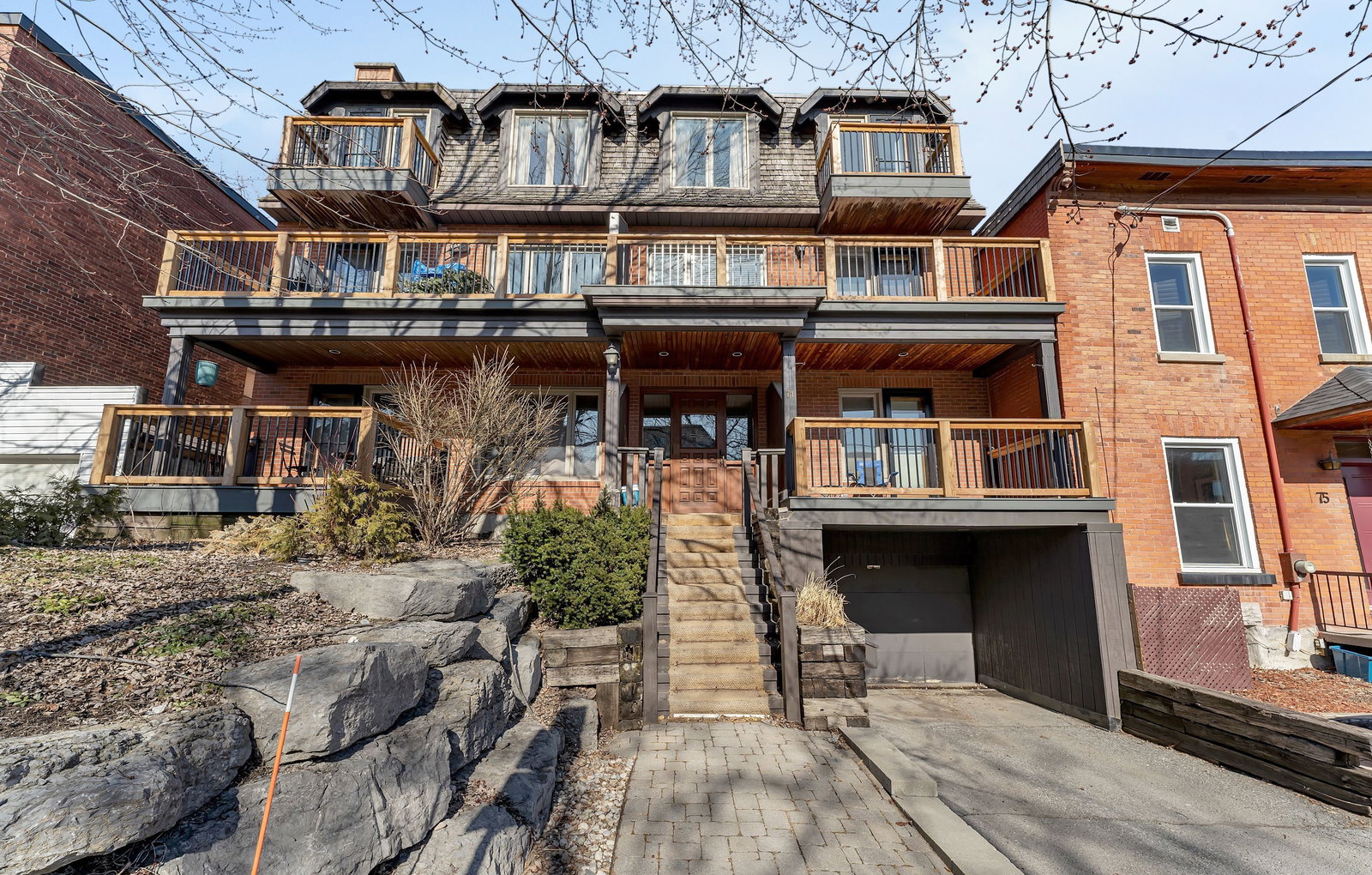 71 Sweetland Avenue condo