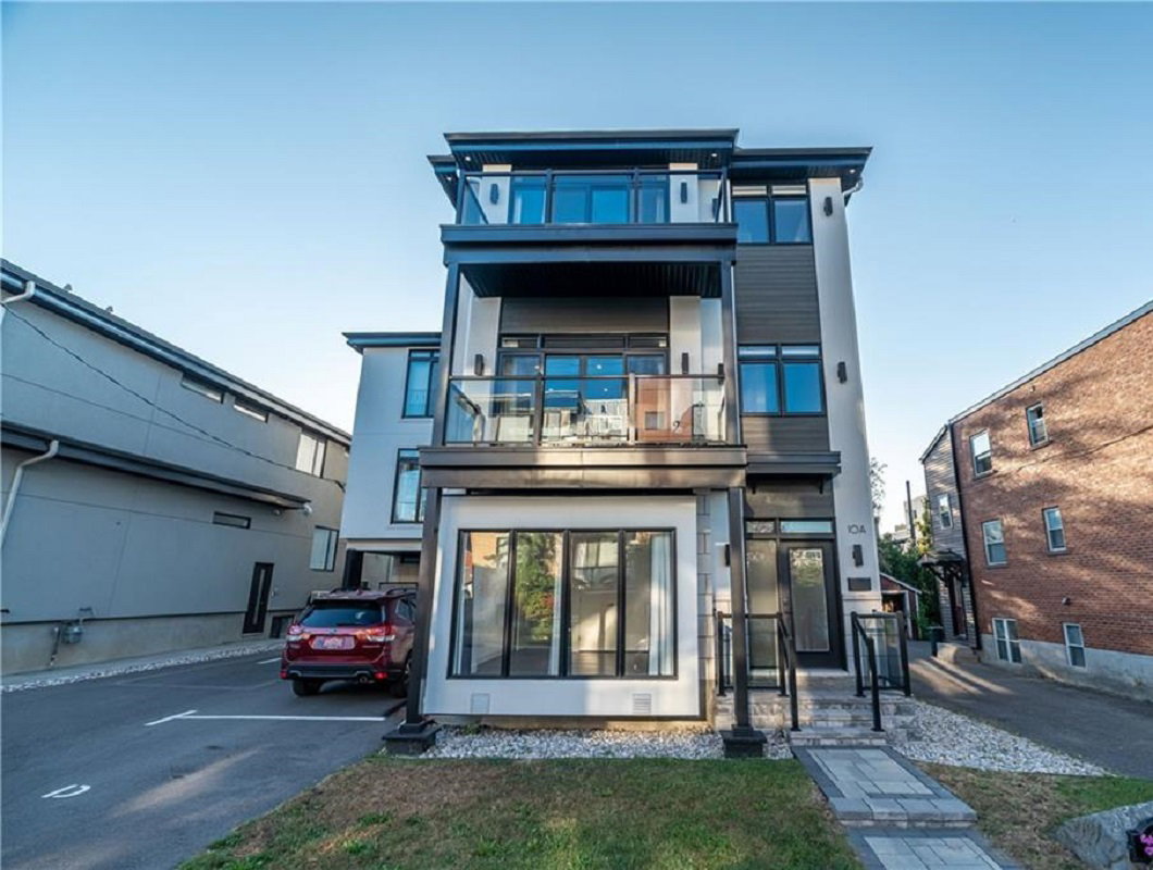 10 Chapleau Avenue exterior